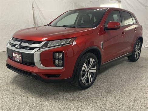 Used 2025 Mitsubishi Outlander Sport SE AWD/4WD image 2