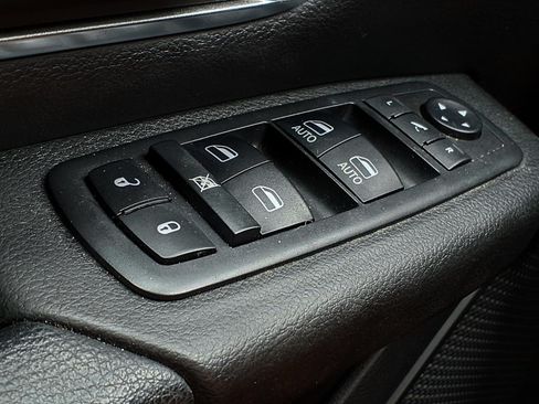 Used 2019 RAM 1500 Big Horn AWD/4WD image 13