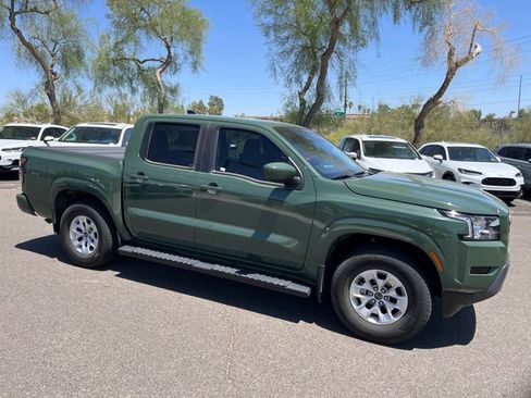 Used 2024 Nissan Frontier SV RWD image 6