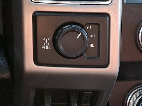 Certified 2019 Ford F250 Platinum w/ Platinum Ultimate Package AWD/4WD image 22