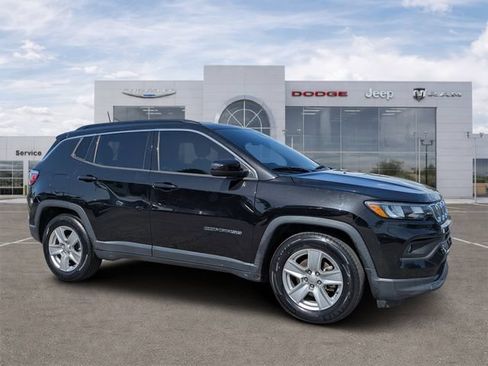Certified 2022 Jeep Compass Latitude FWD image 1