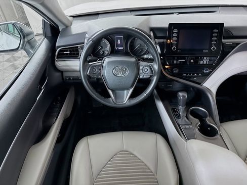 Certified 2022 Toyota Camry SE image 4