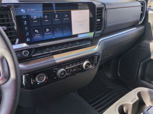 Used 2024 Chevrolet Silverado 1500 LT image 13