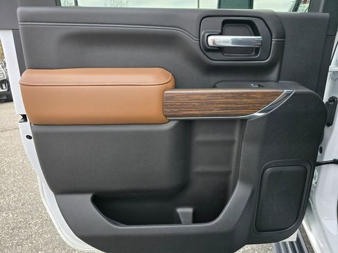 Used 2021 Chevrolet Silverado 2500 High Country w/ Z71 Off-Road Package image 47