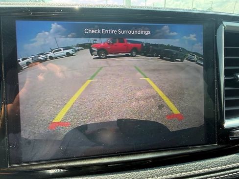 Used 2025 Chrysler Pacifica Limited FWD image 15