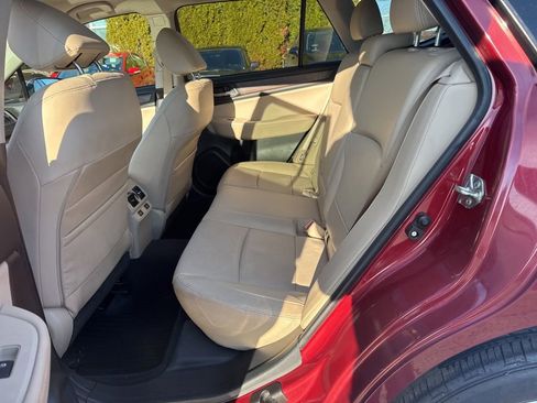 Used 2017 Subaru Outback 3.6R Limited image 37