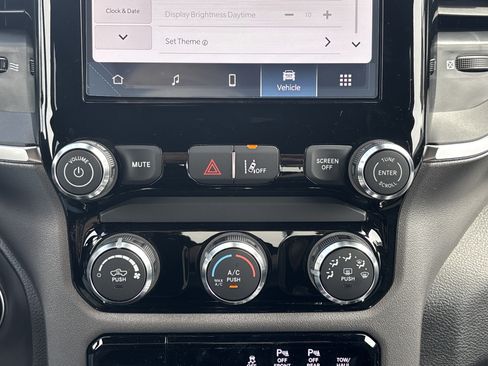 New 2026 RAM 1500 Express AWD/4WD image 19