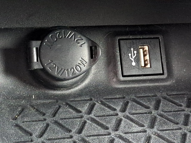 Used 2023 Toyota RAV4 LE AWD/4WD image 25