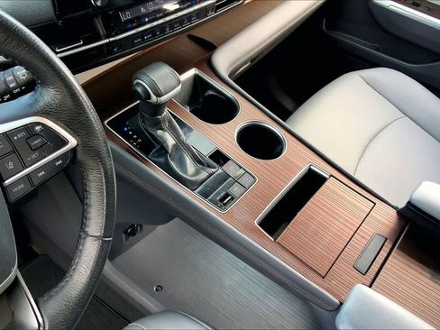 Used 2022 Toyota Sienna XLE image 14