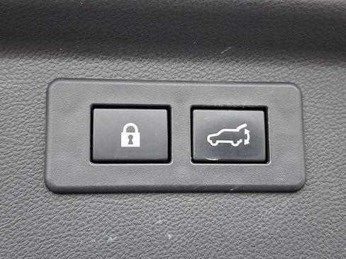 Used 2023 Subaru Forester Touring image 31