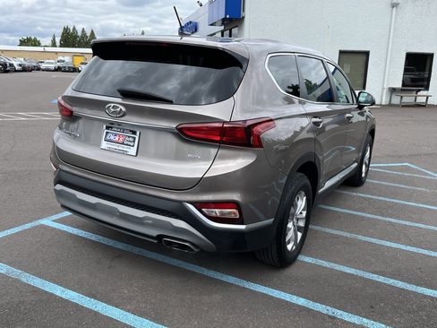Used 2019 Hyundai Santa Fe SE AWD/4WD image 5