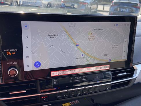 Used 2025 Toyota Sienna XLE image 20