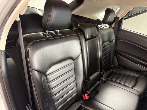 Used 2019 Ford Edge SEL w/ Equipment Group 201A AWD/4WD image 22