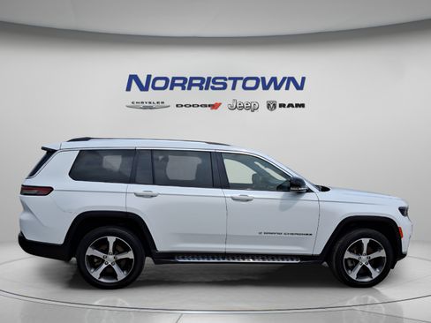 Certified 2023 Jeep Grand Cherokee L Limited w/ Luxury Tech Group II AWD/4WD image 7