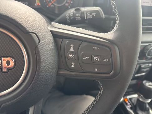 Used 2025 Jeep Wrangler Sport image 15