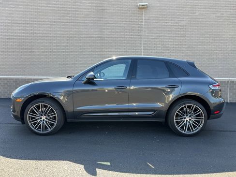 Used 2023 Porsche Macan image 2