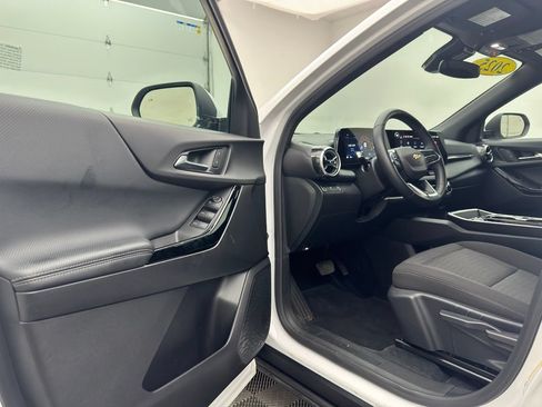 Used 2025 Chevrolet Equinox LT FWD image 28