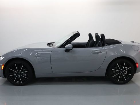 Used 2024 MAZDA MX-5 Miata Grand Touring w/ Weather Package RWD image 52