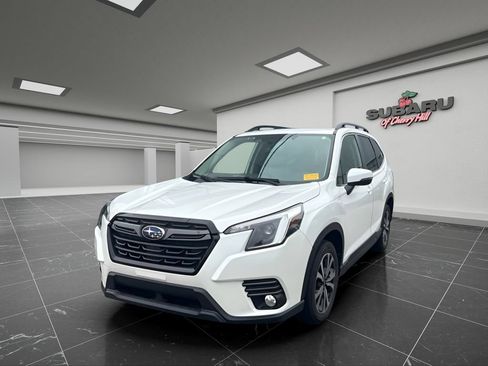 Used 2022 Subaru Forester Limited AWD/4WD image 5