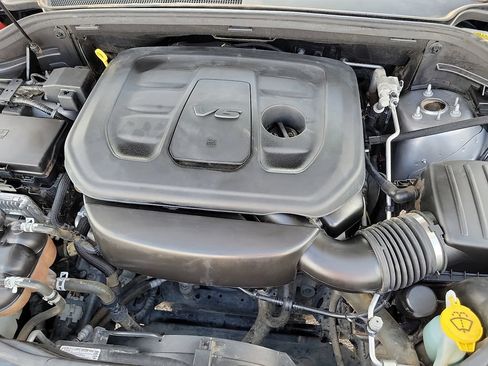 Used 2020 Jeep Grand Cherokee Altitude RWD image 16