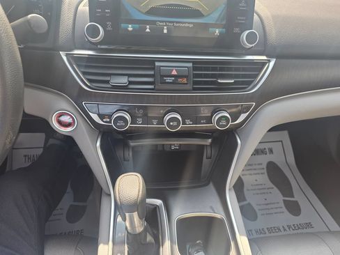Certified 2018 Honda Accord EX image 17