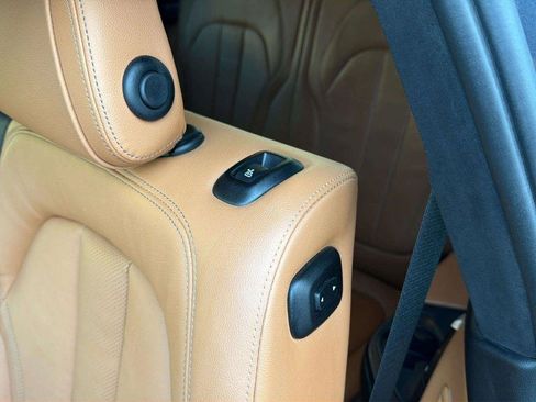 Used 2021 BMW X7 xDrive40i w/ M Sport Package AWD/4WD image 23