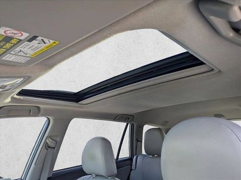 Used 2011 Toyota RAV4 Limited image 15