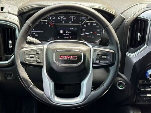 Used 2022 GMC Sierra 1500 SLT AWD/4WD image 17