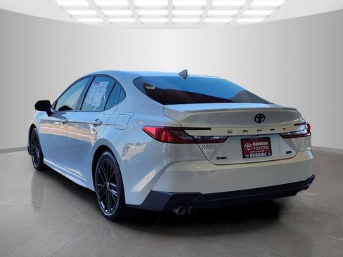 Used 2025 Toyota Camry SE w/ Convenience Package FWD image 7