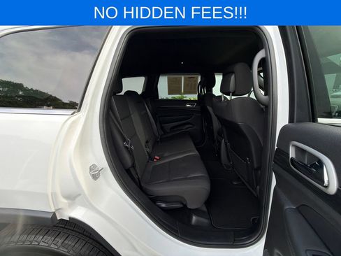 Used 2021 Jeep Grand Cherokee Laredo RWD image 29