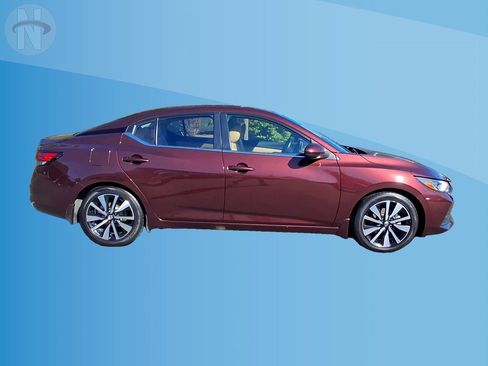 Used 2022 Nissan Sentra SV w/ SV Premium Package FWD image 9