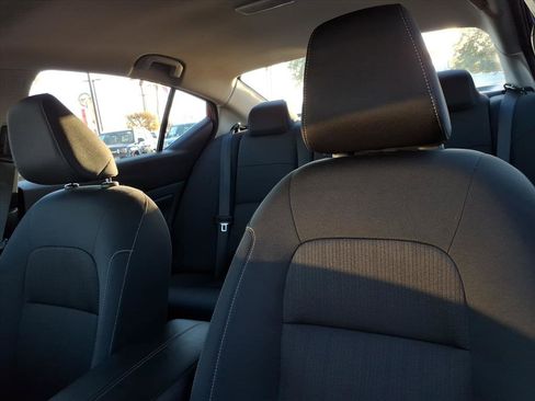 Used 2024 Nissan Altima 2.5 SV image 14