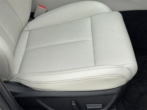 Used 2025 Genesis G70 2.5T image 47