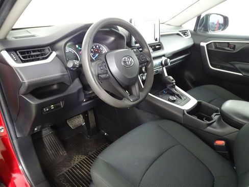 Used 2022 Toyota RAV4 LE image 17