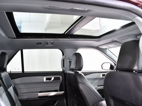 Used 2023 Ford Explorer XLT w/ Equipment Group 202A image 18