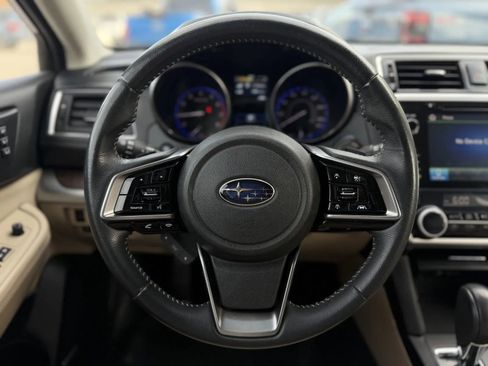 Used 2019 Subaru Outback 2.5i Limited AWD/4WD image 2