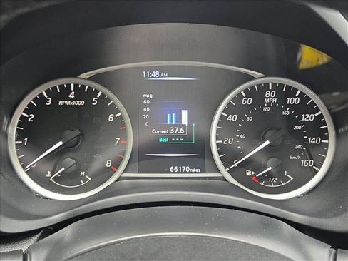 Used 2018 Nissan Sentra SR w/ Technology Package FWD image 8