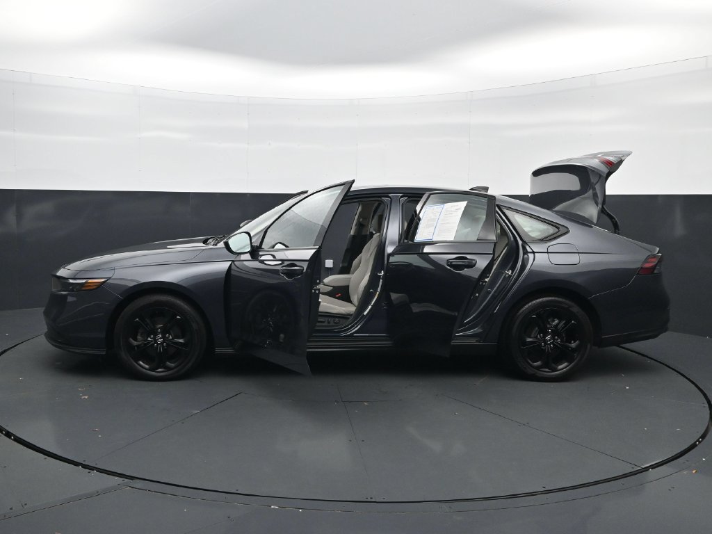 Used 2025 Honda Accord SE image 47