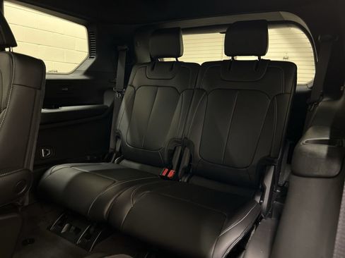 New 2026 Jeep Grand Cherokee L Limited w/ Limited Altitude Package AWD/4WD image 9