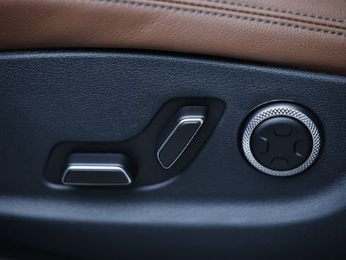 New 2026 Genesis GV70 2.5T Advanced AWD/4WD image 23