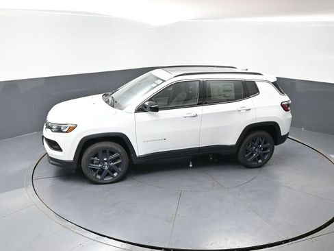New 2026 Jeep Compass Latitude AWD/4WD image 33
