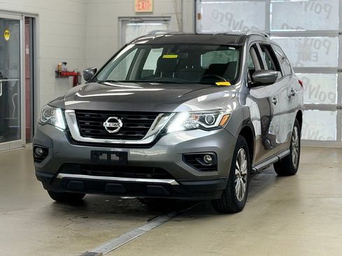 Used 2019 Nissan Pathfinder SV FWD image 3
