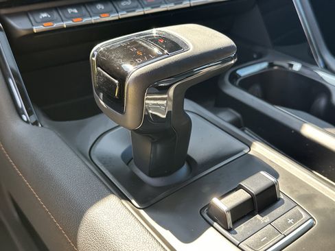 Used 2025 GMC Sierra 1500 AT4 w/ AT4 Premium Package image 32