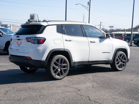 New 2026 Jeep Compass Latitude image 5