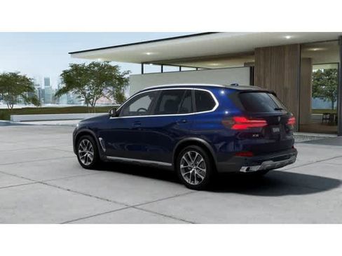 Used 2026 BMW X5 sDrive40i RWD image 2