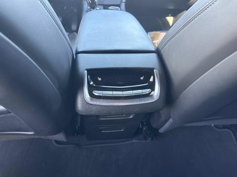 Used 2025 Cadillac XT6 Premium Luxury image 18