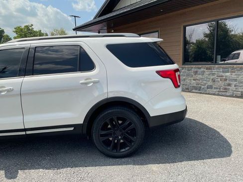 Used 2016 Ford Explorer XLT w/ Equipment Group 202A AWD/4WD image 3
