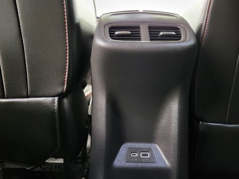 Used 2022 Buick Envision Essence w/ Sport Touring Package image 23