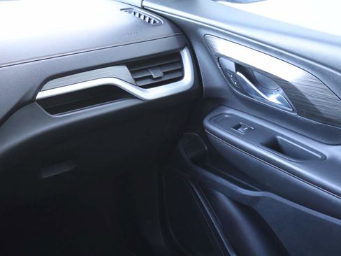 Used 2021 GMC Terrain SLT image 16