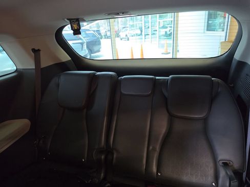 Certified 2022 Kia Carnival LX FWD image 40